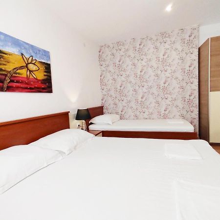 Apartmani Buljubasic Baška Voda المظهر الخارجي الصورة